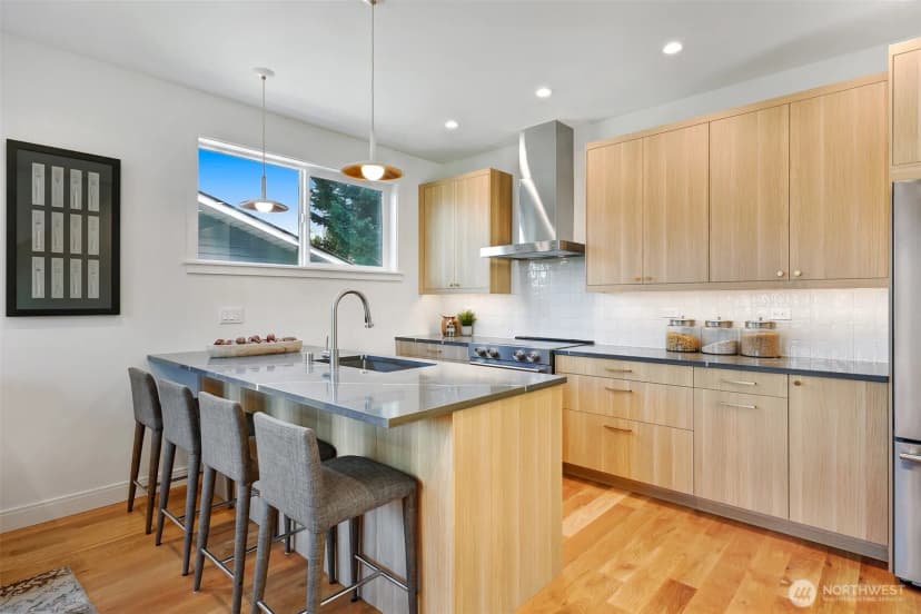 Property photo for 707 B N 65th Street, Seattle photo 8