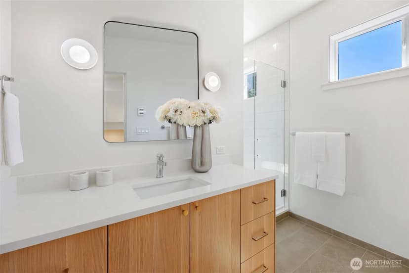 Property photo for 707 B N 65th Street, Seattle photo 14