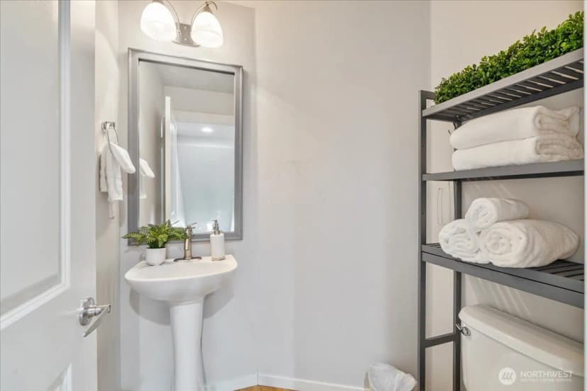 Property photo for 10901 124th Avenue Ne #2-4, Kirkland photo 13