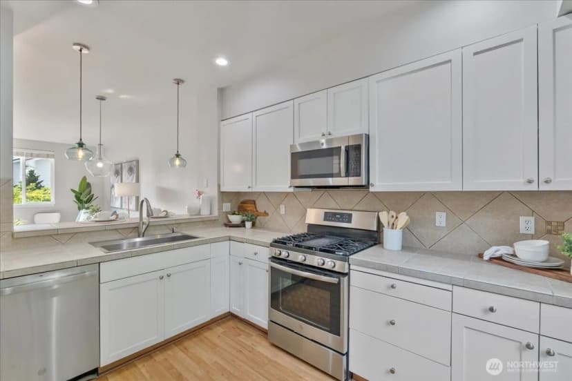 Property photo for 10901 124th Avenue Ne #2-4, Kirkland photo 7