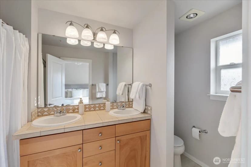 Property photo for 10901 124th Avenue Ne #2-4, Kirkland photo 18