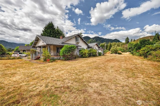Property photo for 600 Main Avenue, Morton