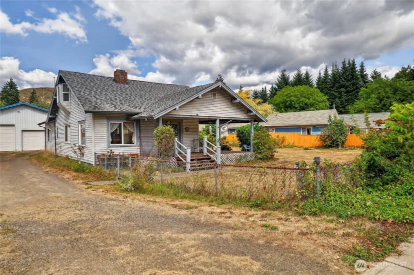 Property photo for 600 Main Avenue, Morton photo 2