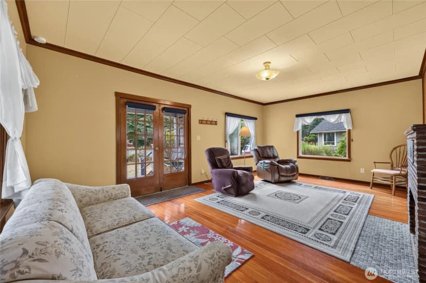 Property photo for 600 Main Avenue, Morton photo 3