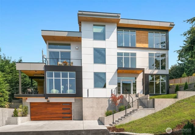 Property photo for 13011 Se Newport Way, Bellevue
