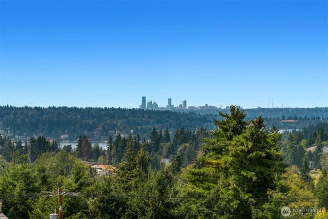 Property photo for 13011 Se Newport Way, Bellevue photo 2