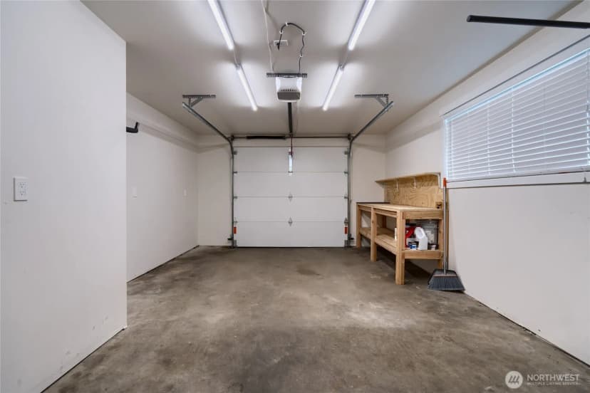 Property photo for 863 Se 6th Avenue, Oak Harbor photo 18