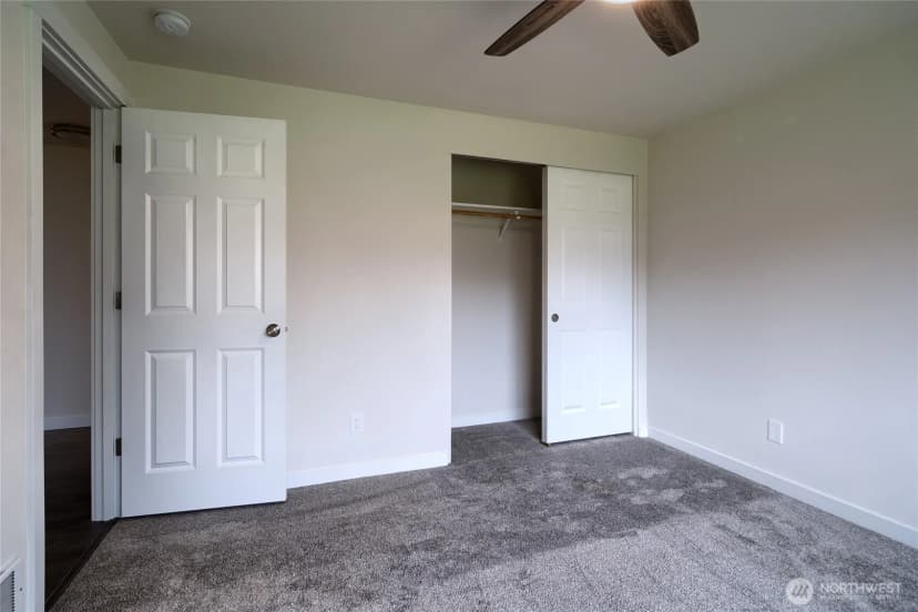 Property photo for 863 Se 6th Avenue, Oak Harbor photo 16
