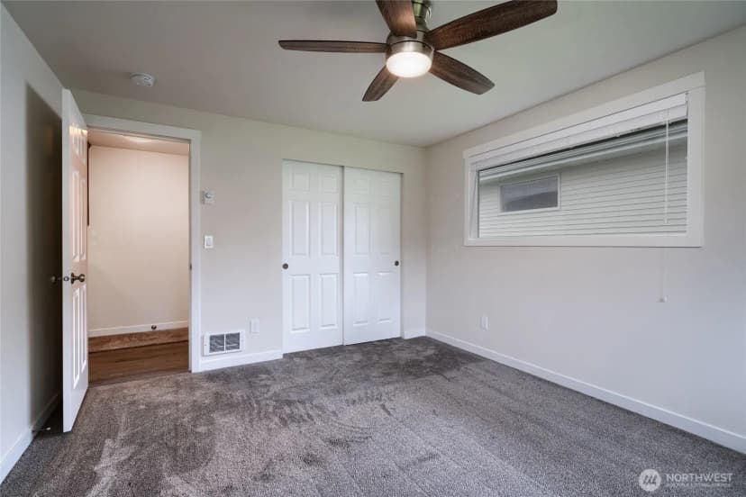 Property photo for 863 Se 6th Avenue, Oak Harbor photo 12
