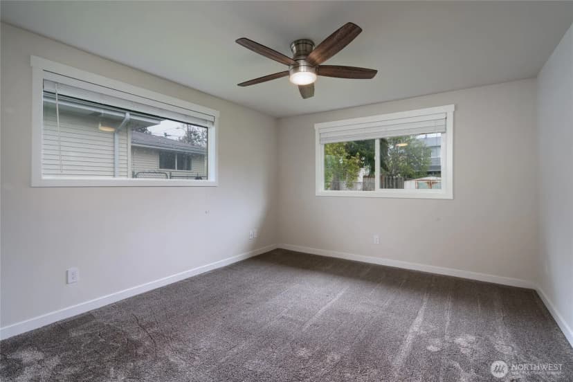 Property photo for 863 Se 6th Avenue, Oak Harbor photo 11