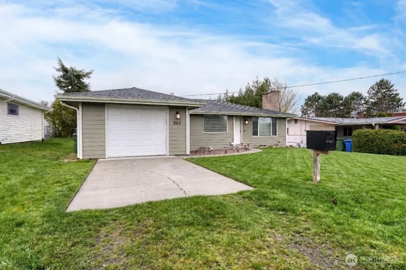Property photo for 863 Se 6th Avenue, Oak Harbor