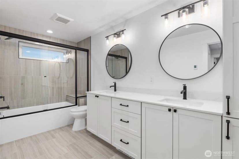 Property photo for 11054 2nd Avenue Nw, Seattle photo 24