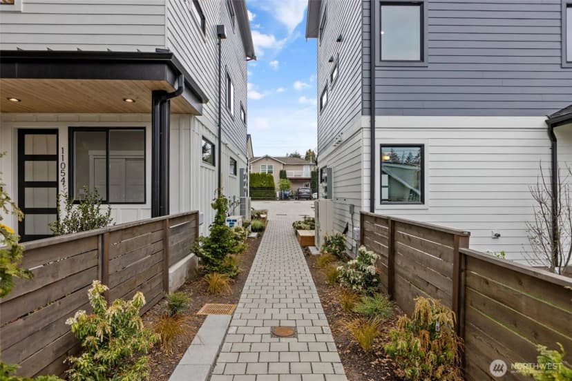 Property photo for 11054 2nd Avenue Nw #1, Seattle photo 37