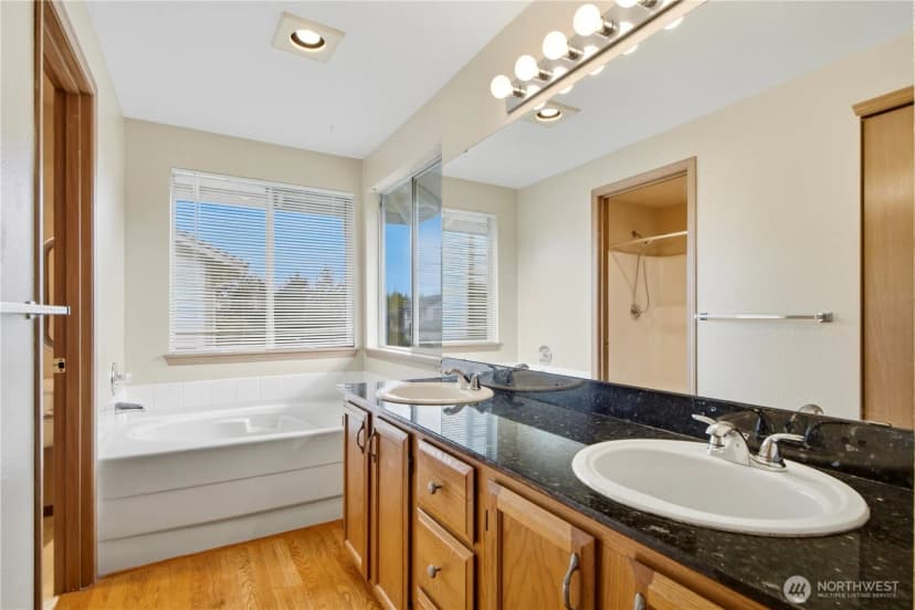 Property photo for 12402 107th Place Ne, Kirkland photo 17