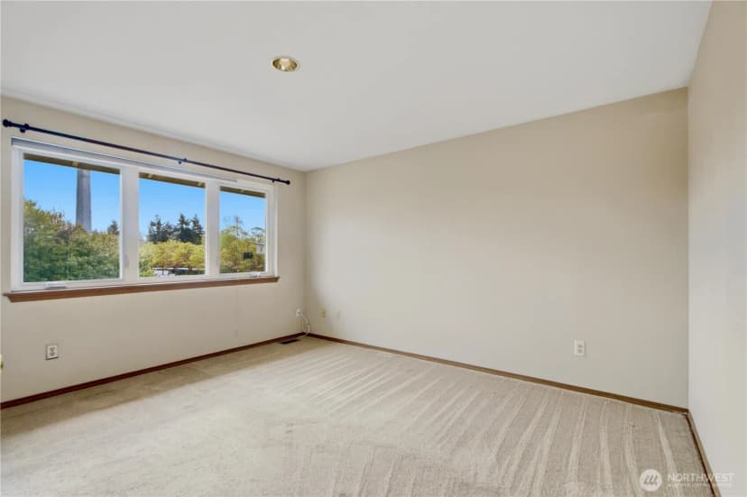 Property photo for 12402 107th Place Ne, Kirkland photo 14