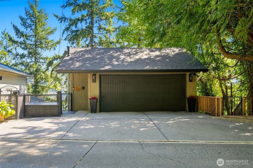 Property photo for 2002 W Lake Sammamish Parkway Ne, Redmond photo 14