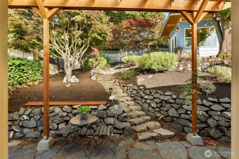 Property photo for 3006 11th Avenue W, Seattle photo 13