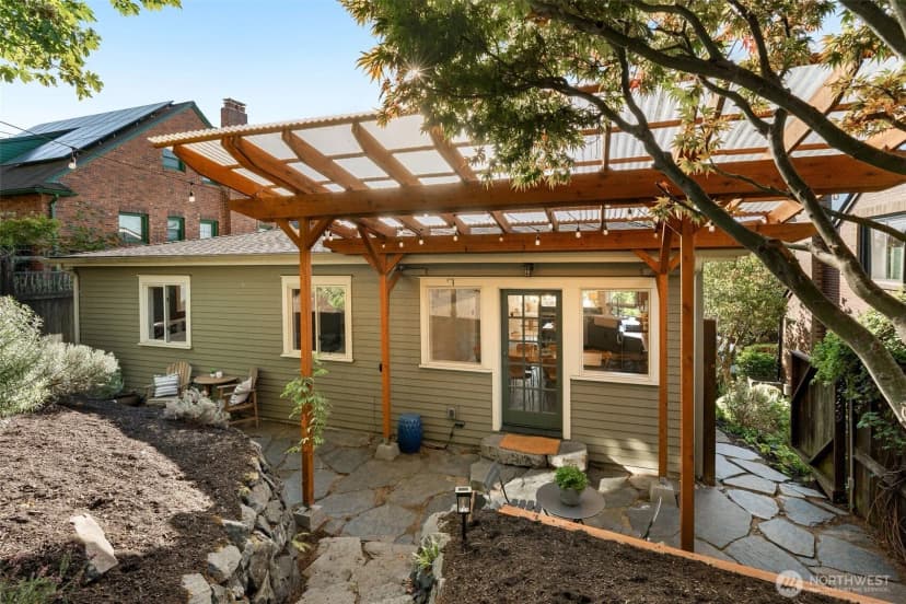 Property photo for 3006 11th Avenue W, Seattle photo 14