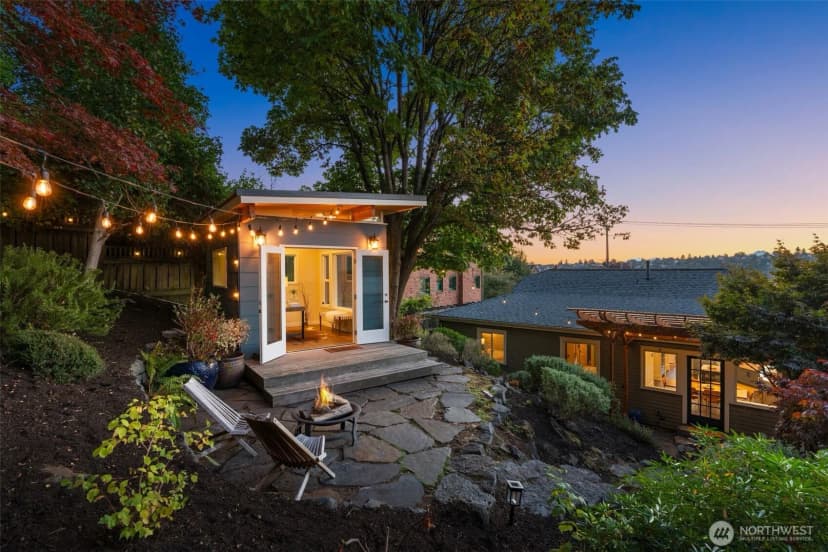 Property photo for 3006 11th Avenue W, Seattle photo 29