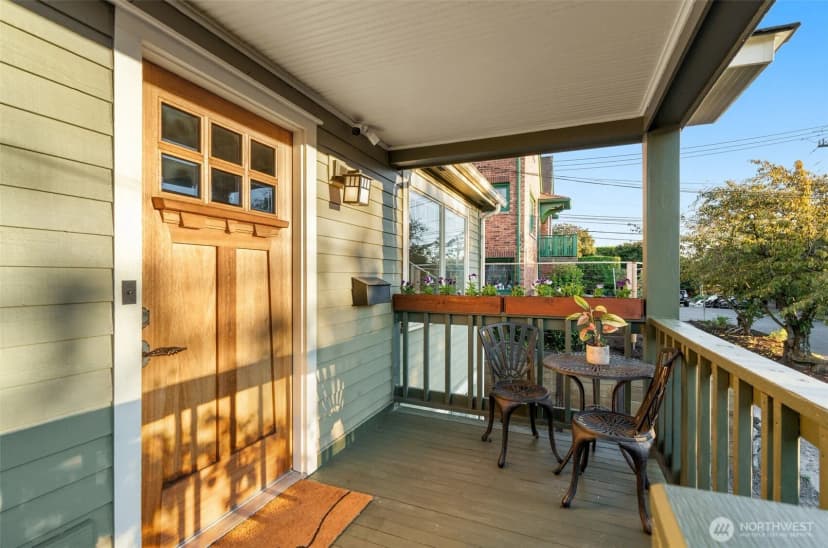 Property photo for 3006 11th Avenue W, Seattle photo 2