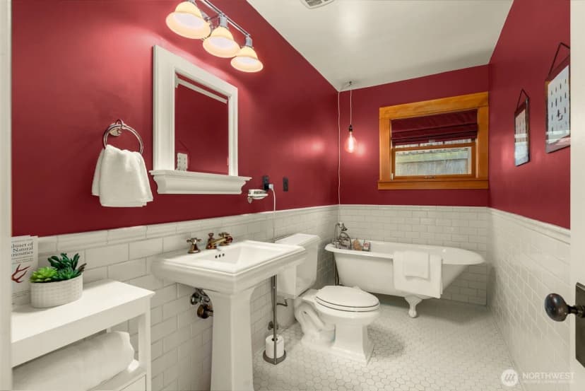 Property photo for 3006 11th Avenue W, Seattle photo 21