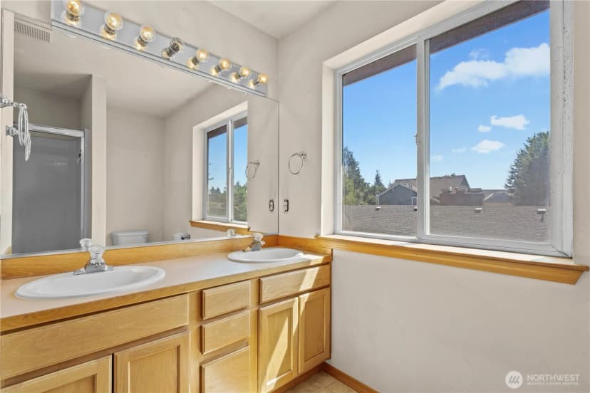 Property photo for 404 12th Street Se, Auburn photo 10