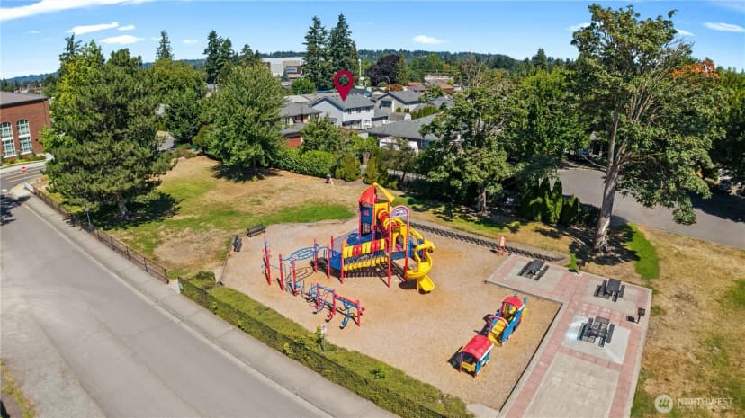 Property photo for 404 12th Street Se, Auburn photo 18