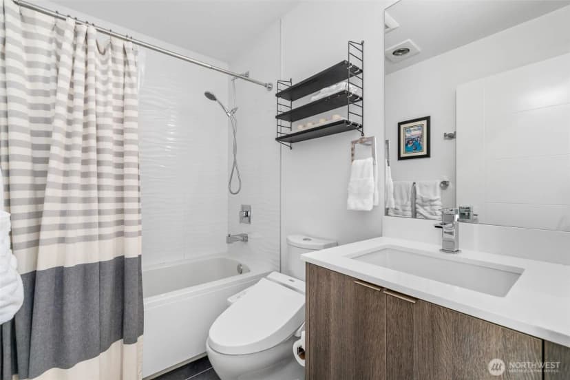 Property photo for 5110 24th Avenue Ne, Seattle photo 6