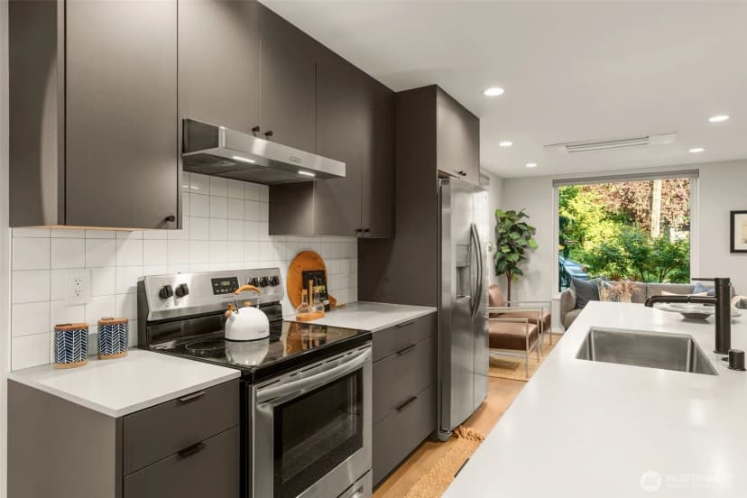 Property photo for 1105 Yakima Avenue S, Seattle photo 10