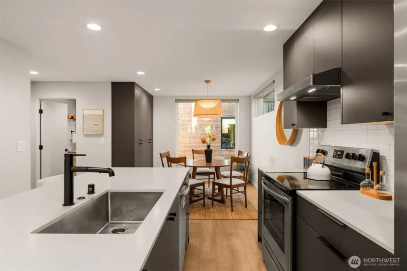 Property photo for 1105 Yakima Avenue S, Seattle photo 11