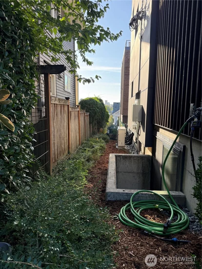 Property photo for 1105 Yakima Avenue S, Seattle photo 40