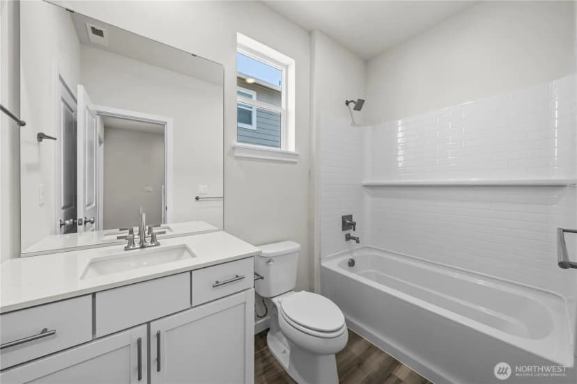 Property photo for 5971 Thornhill Avenue Sw, Port Orchard photo 14