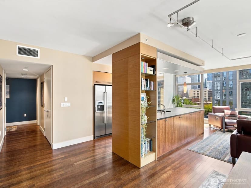 Property photo for 820 Blanchard Street #1007, Seattle photo 18