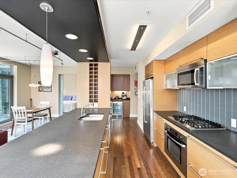 Property photo for 820 Blanchard Street #1007, Seattle photo 7