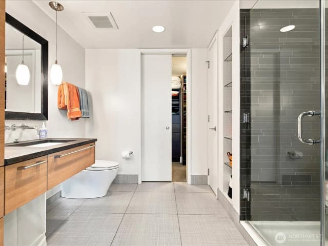 Property photo for 820 Blanchard Street #1007, Seattle photo 4