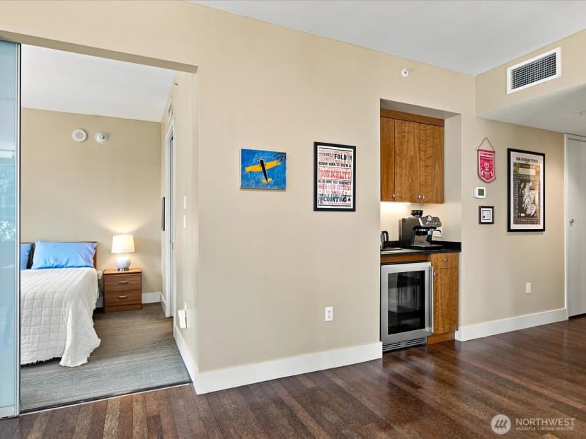 Property photo for 820 Blanchard Street #1007, Seattle photo 6