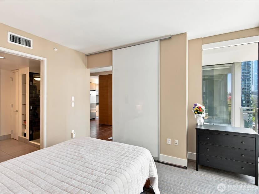 Property photo for 820 Blanchard Street #1007, Seattle photo 31