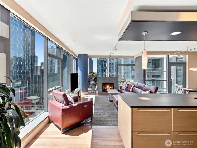 Property photo for 820 Blanchard Street #1007, Seattle photo 8