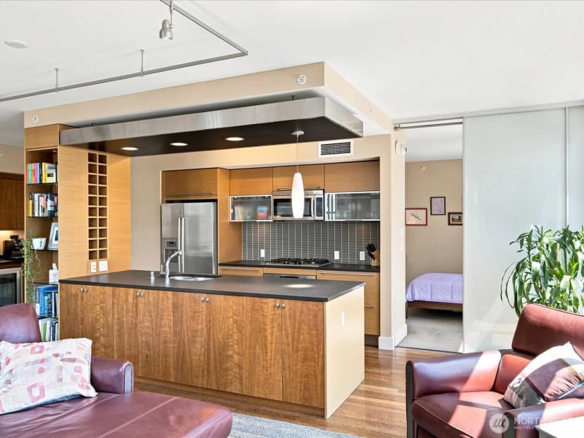 Property photo for 820 Blanchard Street #1007, Seattle photo 10