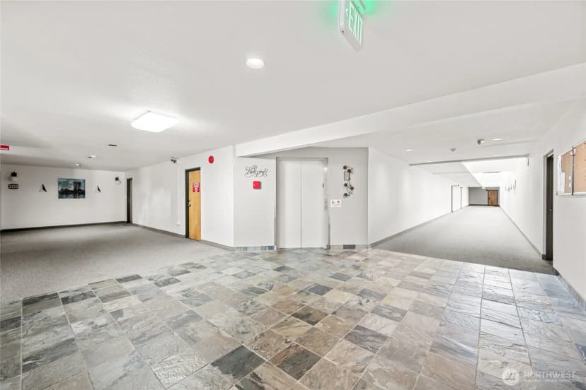 Property photo for 2021 N Laventure Road #404, Mount Vernon photo 30