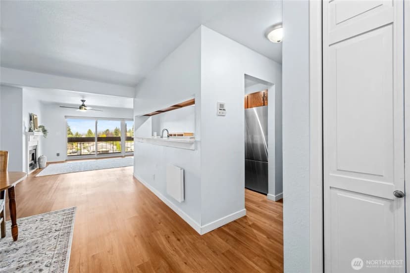 Property photo for 2021 N Laventure Road #404, Mount Vernon
