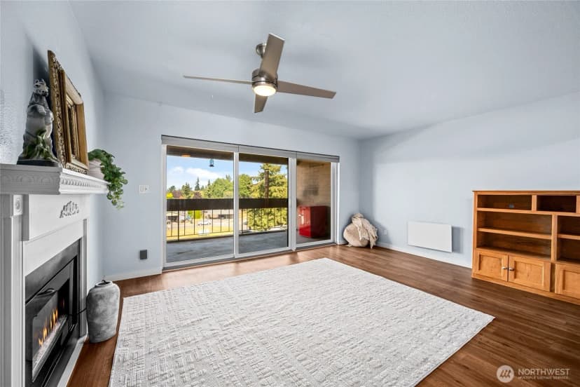 Property photo for 2021 N Laventure Road #404, Mount Vernon photo 6