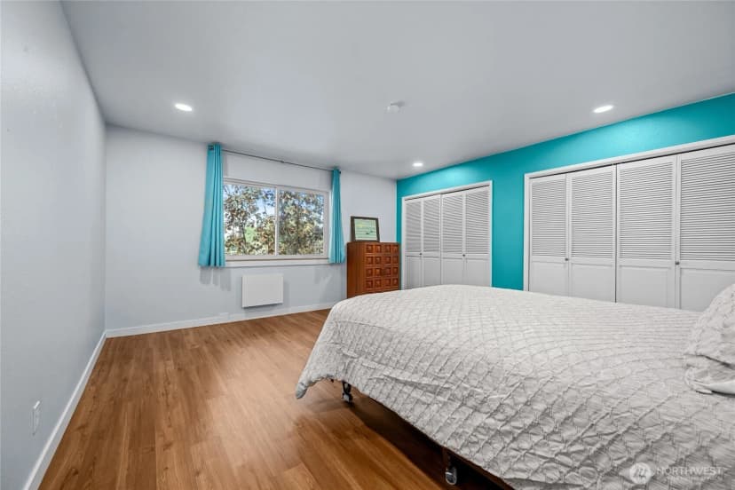 Property photo for 2021 N Laventure Road #404, Mount Vernon photo 22