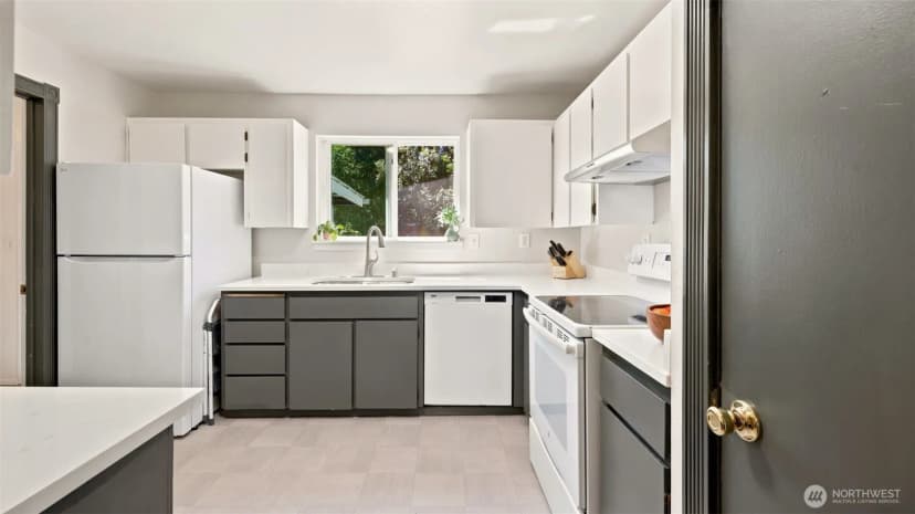 Property photo for 16203 Se Petrovitsky Road, Renton photo 8