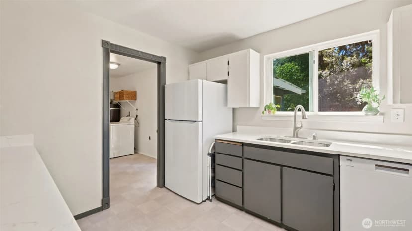 Property photo for 16203 Se Petrovitsky Road, Renton photo 10