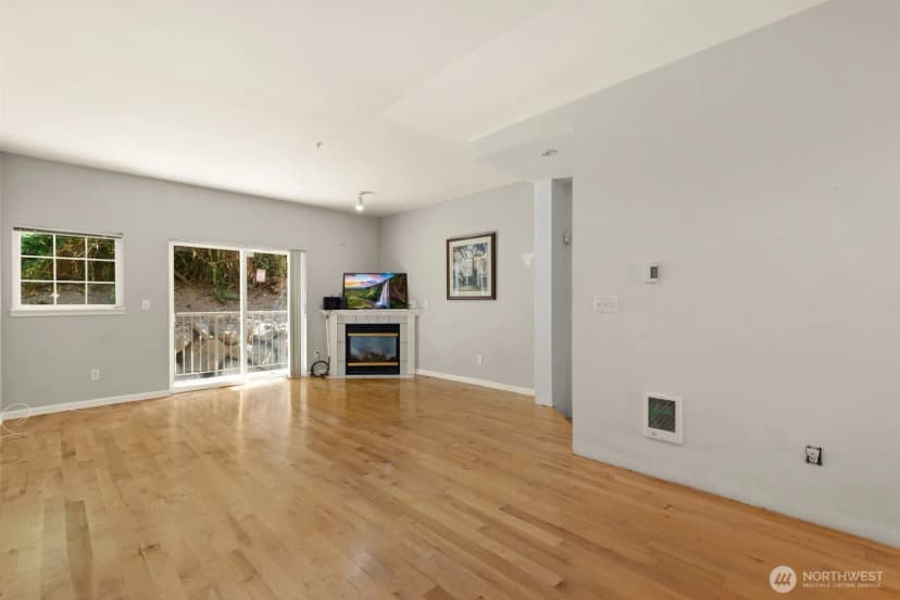 Property photo for 1800 Ne 40 Street #b-4, Renton photo 7