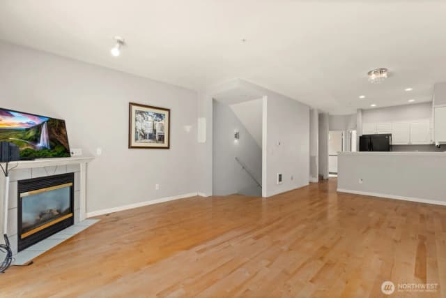 Property photo for 1800 Ne 40 Street #b-4, Renton photo 4