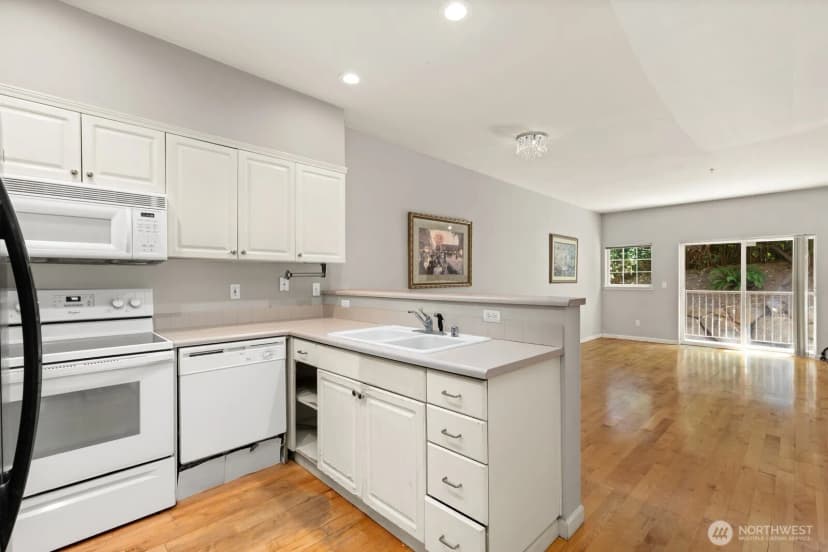 Property photo for 1800 Ne 40 Street #b-4, Renton photo 9