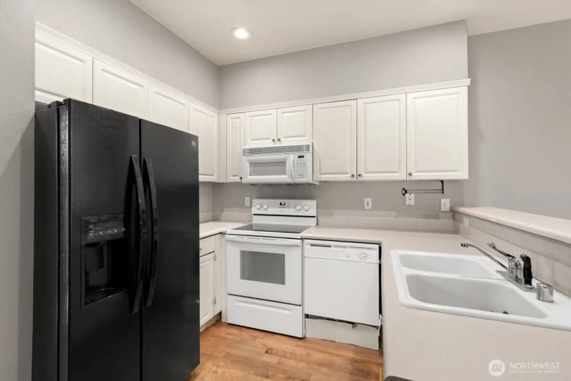 Property photo for 1800 Ne 40 Street #b-4, Renton photo 8