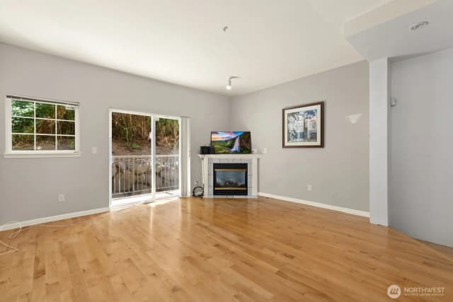 Property photo for 1800 Ne 40 Street #b-4, Renton photo 2